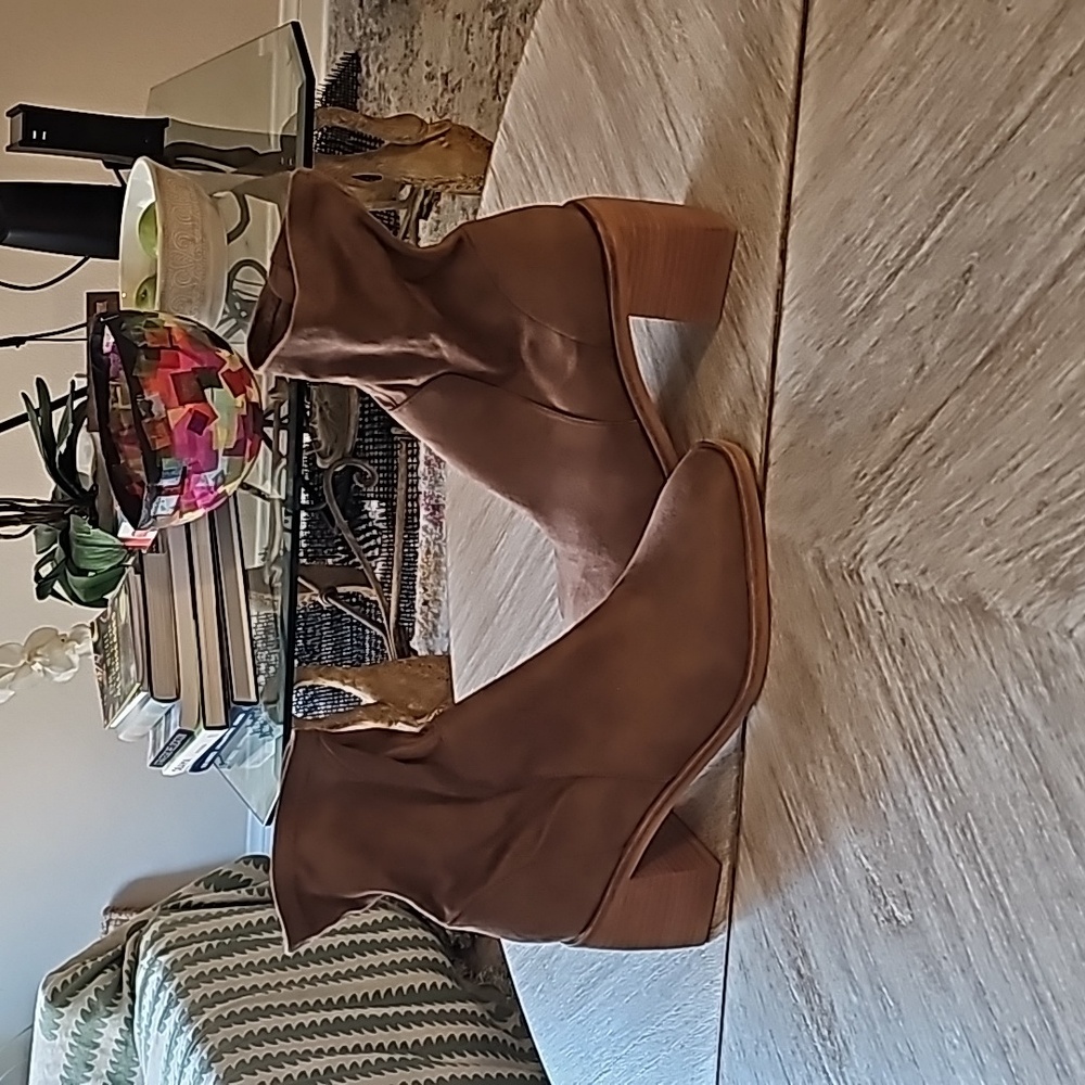 DOLCE VITA ANKLE BOOTS - Picture 6 of 6